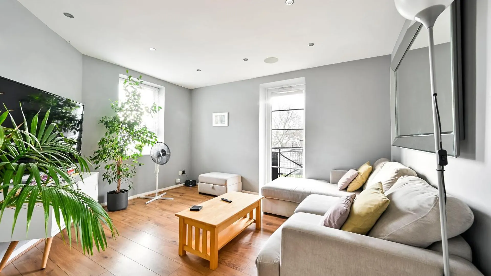 Cosy 1-Bed E15, Sleeps 4, 1 Min From Tube Station Near O2 Arena Apartment London 0*,  United Kingdom